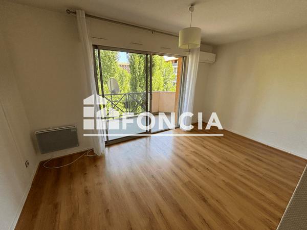 Location Studio 28.25 m² - 61 RUE DENFERT ROCHEREAU Agen 47000