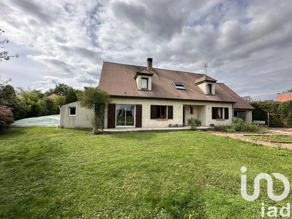 Maison 7 pièces de 190 m² à Rubelles (77950)