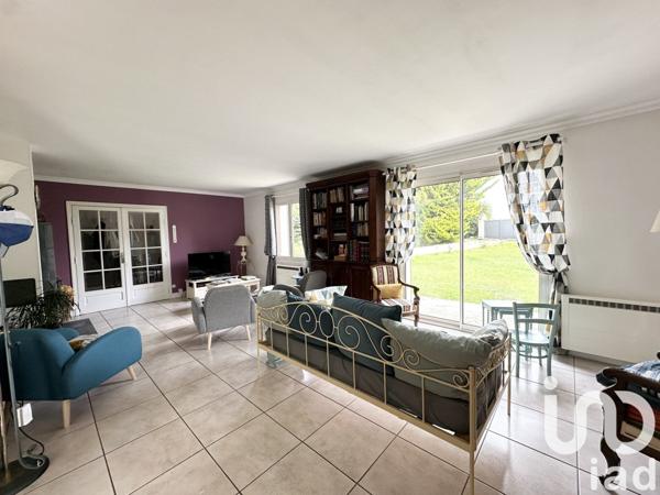 Maison 7 pièces de 190 m² à Rubelles (77950)