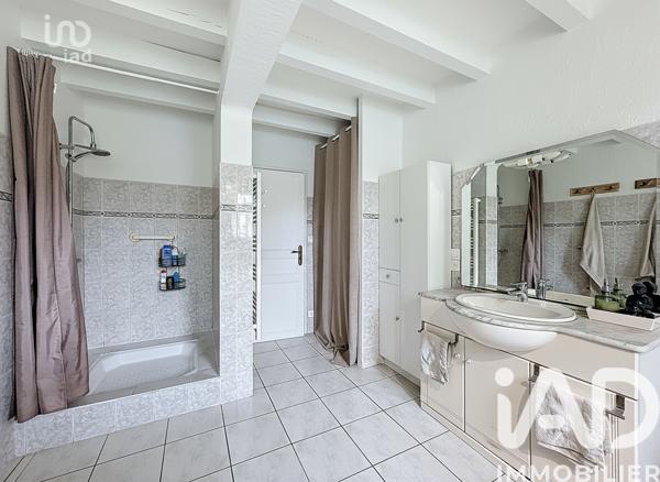 Maison à vendre 8 pièces 177 m² Saint-Vincent-de-Tyrosse