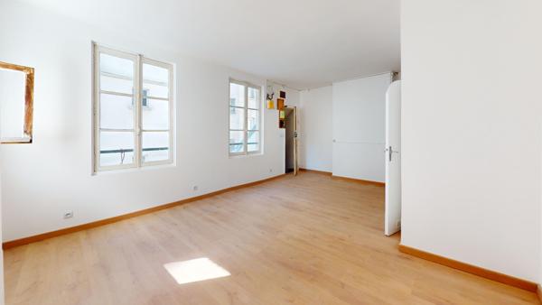 PARIS 14e  STUDIO A VENDRE