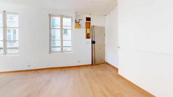 PARIS 14e  STUDIO A VENDRE
