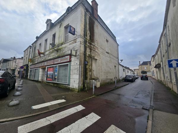 Immeuble à vendre CHANTONNAY (85)