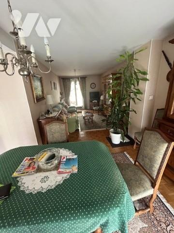 Une maison individuelle à usage d'habitation située à OSNY (95520).