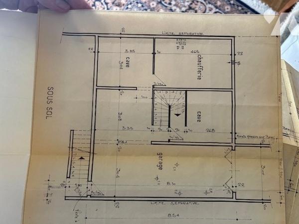 Une maison individuelle à usage d'habitation située à OSNY (95520).