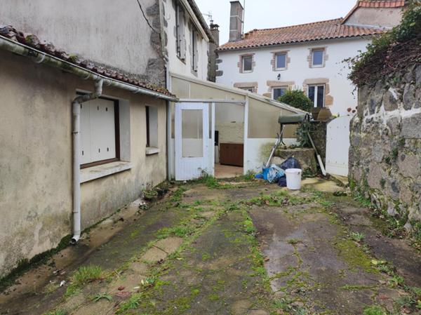 Lot de deux maison à Moncoutant Sur Sèvre 145 m2 sur un terrain de 561m²