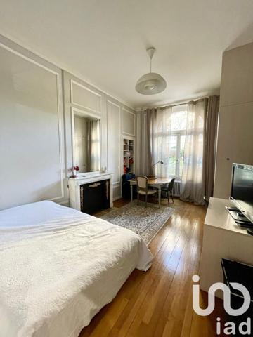 Appartement 6 pièces de 156 m² à Paris (75007)