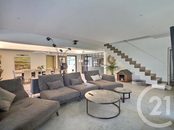 Maison à vendre  6 pièces - 222,75 m 2   SIX FOURS LES PLAGES  - 83