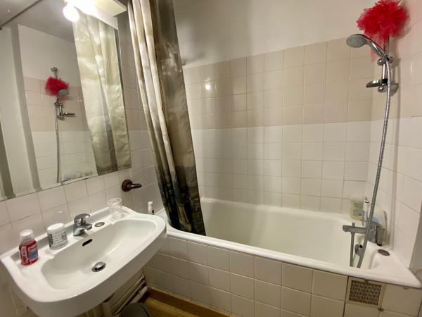 T2 avec balcons et stationnement - Clermont-Province