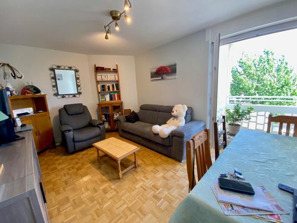 T2 avec balcons et stationnement - Clermont-Province