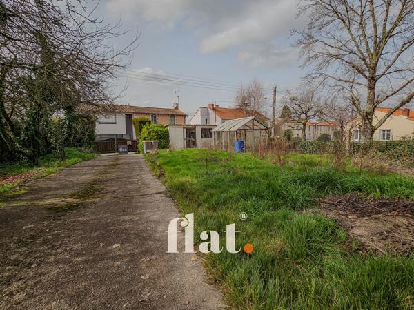 MAISON 100M2 | PLAIN-PIED | 2 /3 CH | DPE C | COEUR DE BOURG | HANGAR 85M2