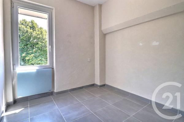 Maison à vendre  3 pièces - 80 m 2   CARPENTRAS  - 84