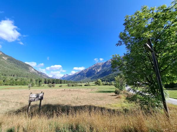 Terrain constructible - 1136 m² - MONTGENEVRE « Les Alberts »