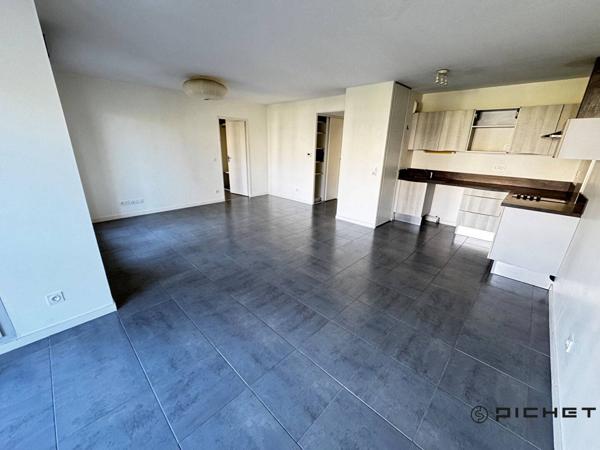 Appartement 4 pièces 84 m² BORDEAUX - 33000