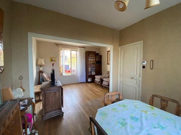 Maison de ville à rénover à Saint-Max