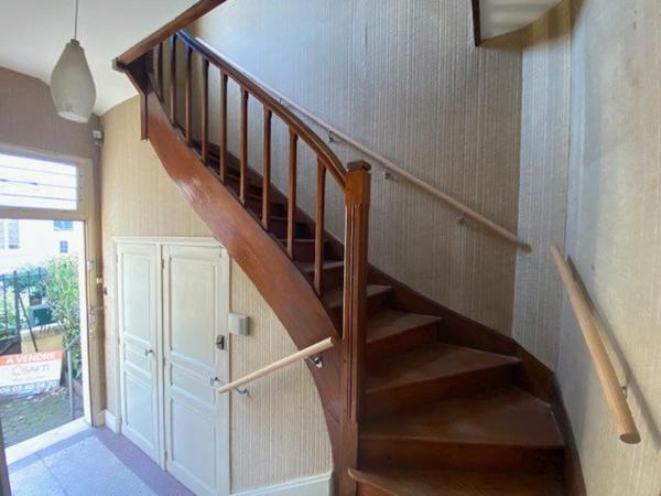 Maison de ville à rénover à Saint-Max