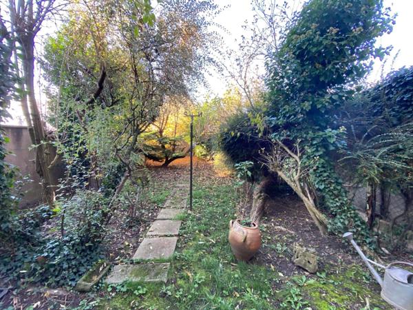 Maison de ville à rénover à Saint-Max