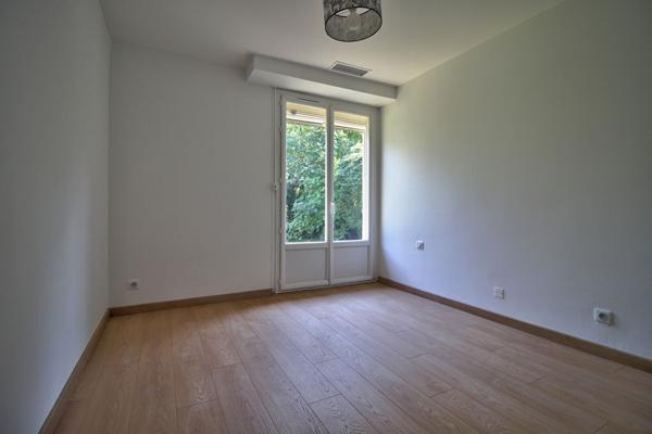 BOÉ - Maison plain-pied rénovée de 4 chambres de 123m² avec garage et jardin.