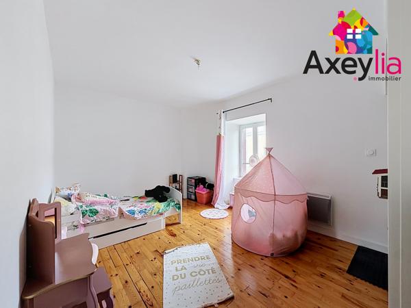 A LOUER - NEULISE - MAISON DE 108m² AVEC 3 CHAMBRES, SOUS-SOL ET JARDIN
