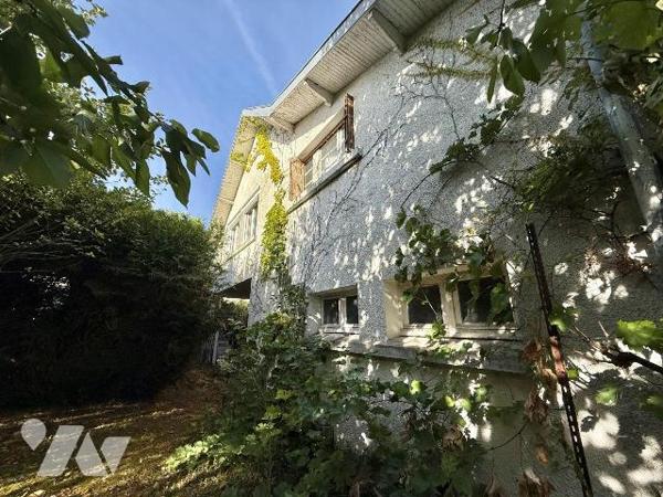 Maison familiale 223 m² avec garage et jardin - Sainte-Savine

À vendre à Sainte-Savine (1030...