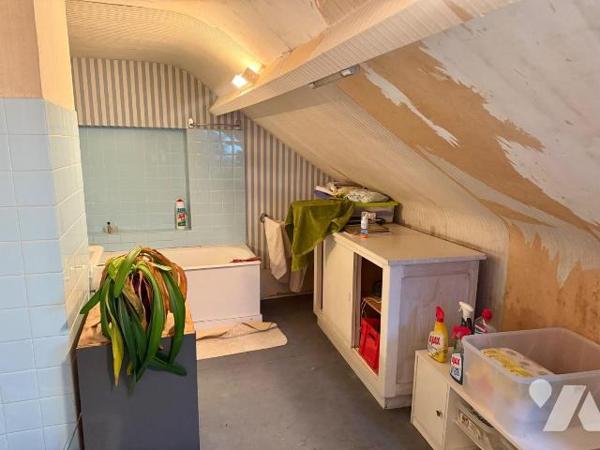 Maison familiale 223 m² avec garage et jardin - Sainte-Savine

À vendre à Sainte-Savine (1030...