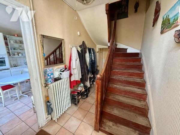Maison familiale 223 m² avec garage et jardin - Sainte-Savine

À vendre à Sainte-Savine (1030...