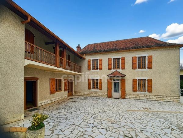 Dpt Pyrénées Atlantiques (64), à vendre PROCHE ARZACQ - MALAUSSANNE maison P6 177 m², 1 appartement de 60 m² sur un terrain de 8 243 m²