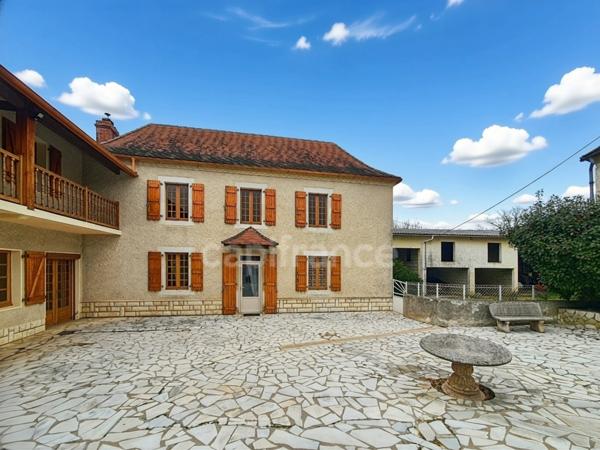 Dpt Pyrénées Atlantiques (64), à vendre PROCHE ARZACQ - MALAUSSANNE maison P6 177 m², 1 appartement de 60 m² sur un terrain de 8 243 m²