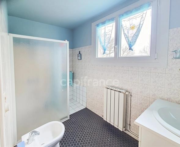 Dpt Pyrénées Atlantiques (64), à vendre PROCHE ARZACQ - MALAUSSANNE maison P6 177 m², 1 appartement de 60 m² sur un terrain de 8 243 m²