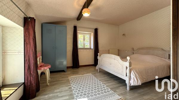 Longère 6 pièces de 169 m² à Sérigné (85200)