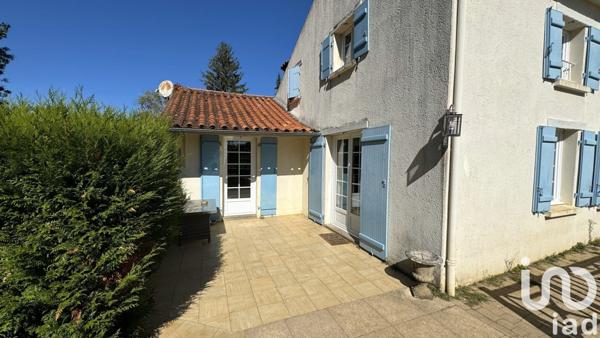 Longère 6 pièces de 169 m² à Sérigné (85200)