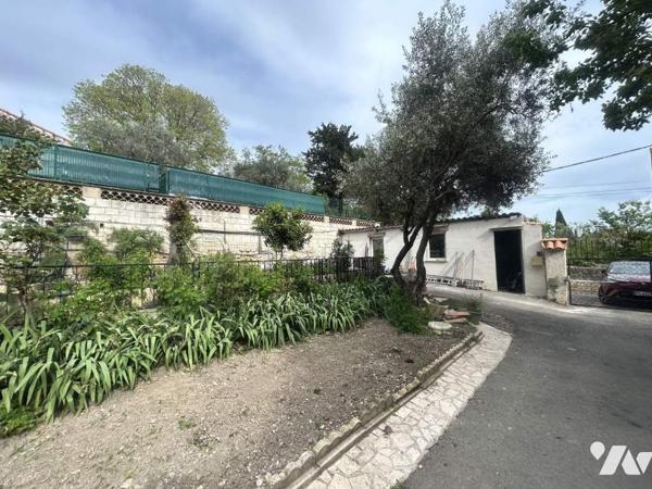 Maison T4 -1 studio-2 Garages-1 Hangar