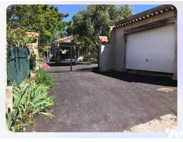 Maison T4 -1 studio-2 Garages-1 Hangar