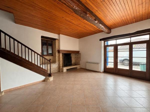 Maison à louer 900 € CC Pavie 4 p 99 m² DPE D