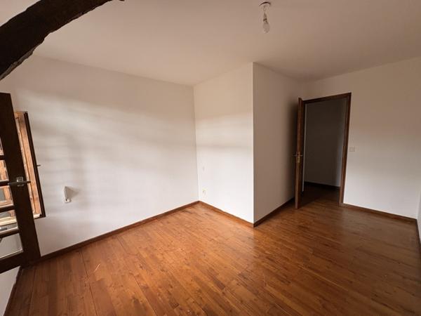 Maison à louer 900 € CC Pavie 4 p 99 m² DPE D