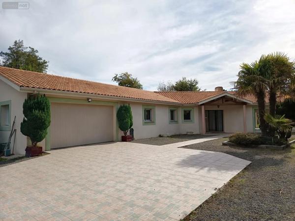 Achat - Maison Challans 85300 5 pièces 168 m 2 1957 m 2
