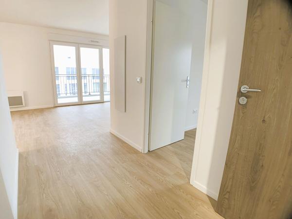 APPARTEMENT T2 A LOUER - BLOIS - EN RÉSIDENCE DE STANDING AVEC ASC, BALCON/TERRASSE, PARKING EN SS