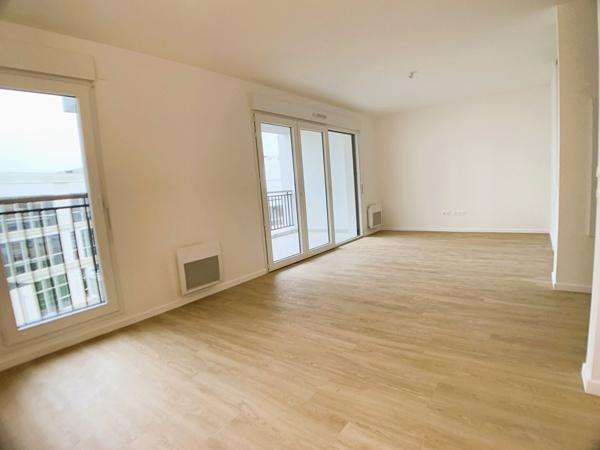 APPARTEMENT T2 A LOUER - BLOIS - EN RÉSIDENCE DE STANDING AVEC ASC, BALCON/TERRASSE, PARKING EN SS