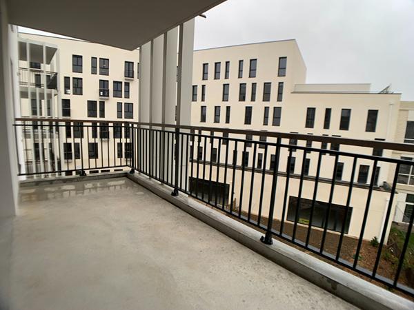 APPARTEMENT T2 A LOUER - BLOIS - EN RÉSIDENCE DE STANDING AVEC ASC, BALCON/TERRASSE, PARKING EN SS