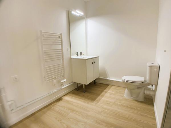 APPARTEMENT T2 A LOUER - BLOIS - EN RÉSIDENCE DE STANDING AVEC ASC, BALCON/TERRASSE, PARKING EN SS