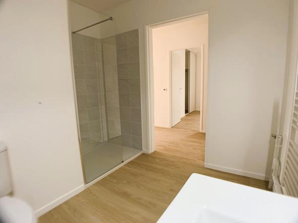 APPARTEMENT T2 A LOUER - BLOIS - EN RÉSIDENCE DE STANDING AVEC ASC, BALCON/TERRASSE, PARKING EN SS