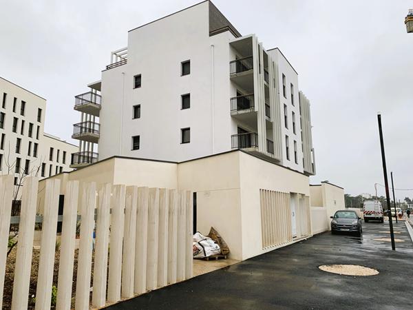 APPARTEMENT T2 A LOUER - BLOIS - EN RÉSIDENCE DE STANDING AVEC ASC, BALCON/TERRASSE, PARKING EN SS