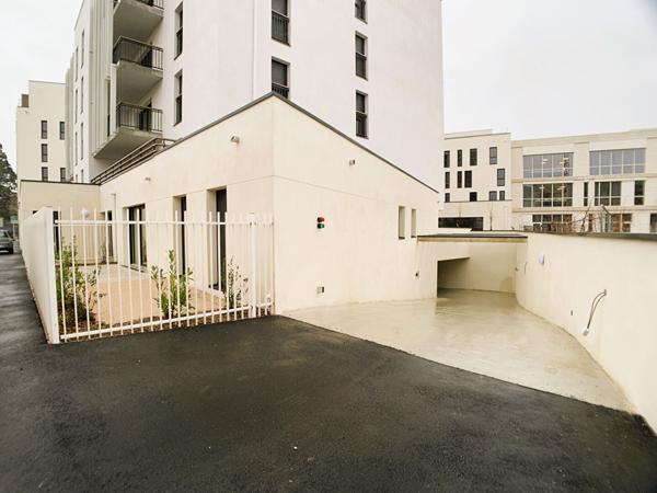 APPARTEMENT T2 A LOUER - BLOIS - EN RÉSIDENCE DE STANDING AVEC ASC, BALCON/TERRASSE, PARKING EN SS