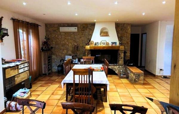 Maison en pierre 4 pièces 112 m2 à vendre, LORGUES