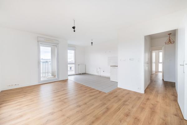 MAGNIFIQUE APPARTEMENT DERNIER ÉTAGE PLEIN SUD !