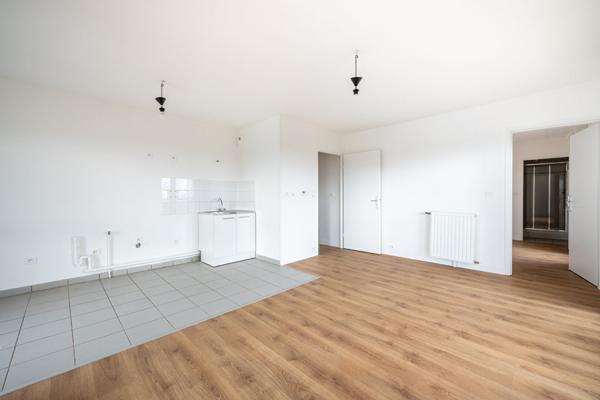MAGNIFIQUE APPARTEMENT DERNIER ÉTAGE PLEIN SUD !