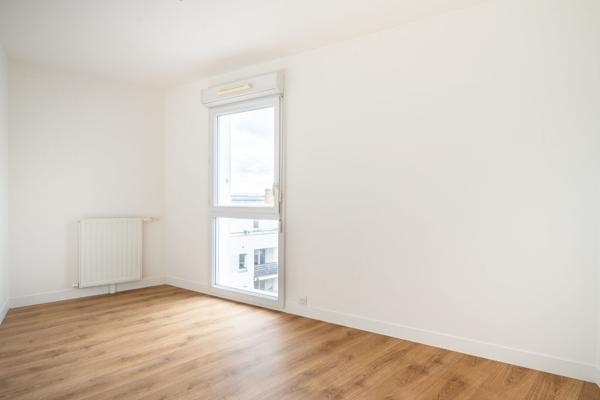 MAGNIFIQUE APPARTEMENT DERNIER ÉTAGE PLEIN SUD !