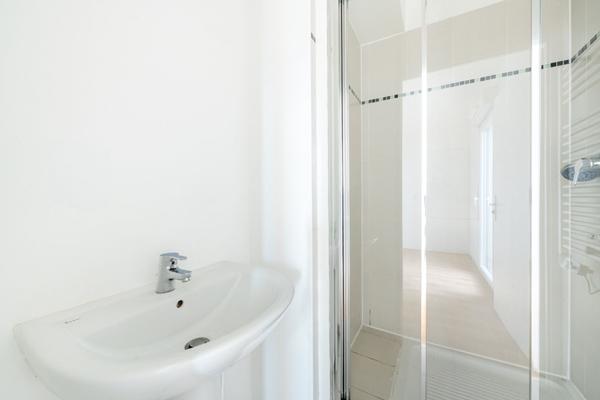 MAGNIFIQUE APPARTEMENT DERNIER ÉTAGE PLEIN SUD !