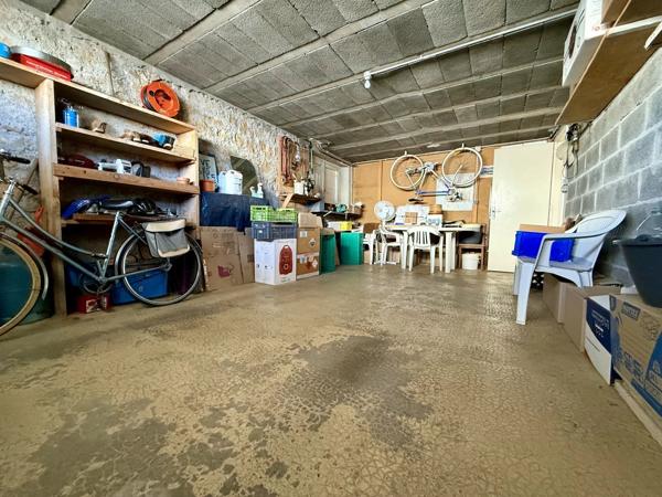 Vente                                                      Maison
                        
                     5 pièces                      160 m2                     à Objat