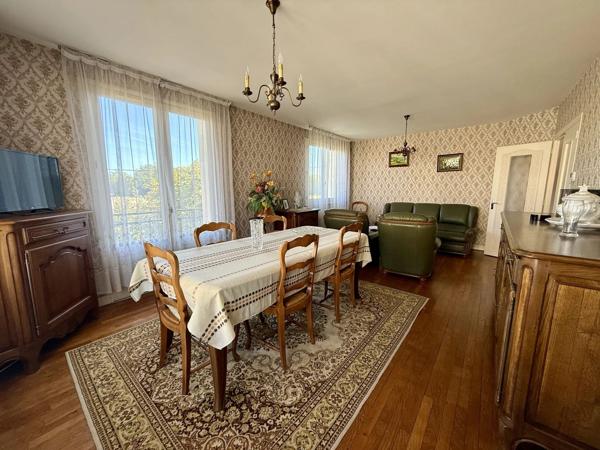 Vente                                                      Maison
                        
                     5 pièces                      160 m2                     à Objat